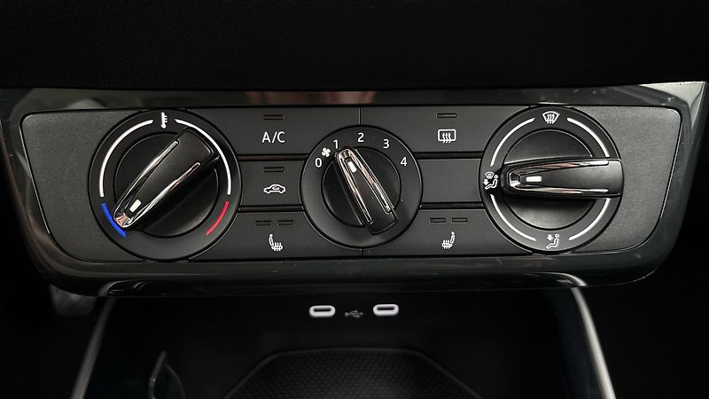 Škoda Fabia 1.0 TSI Style - fotka 13 z 23