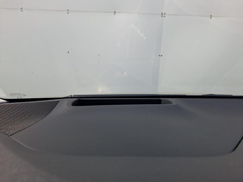 Toyota Corolla 1.8 HSD e-CVT Executive - fotka 19 z 27