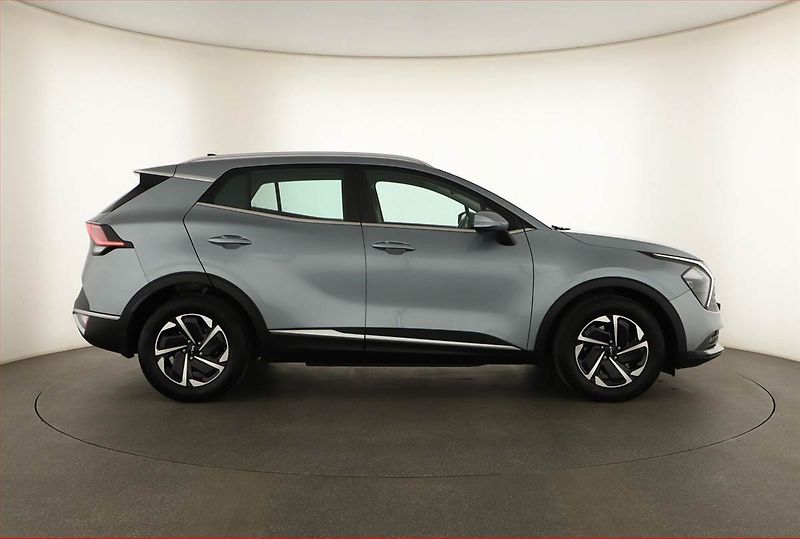 Kia Sportage (2022) Exclusive 1.6 T-GDI MHEV - fotka 6 z 17