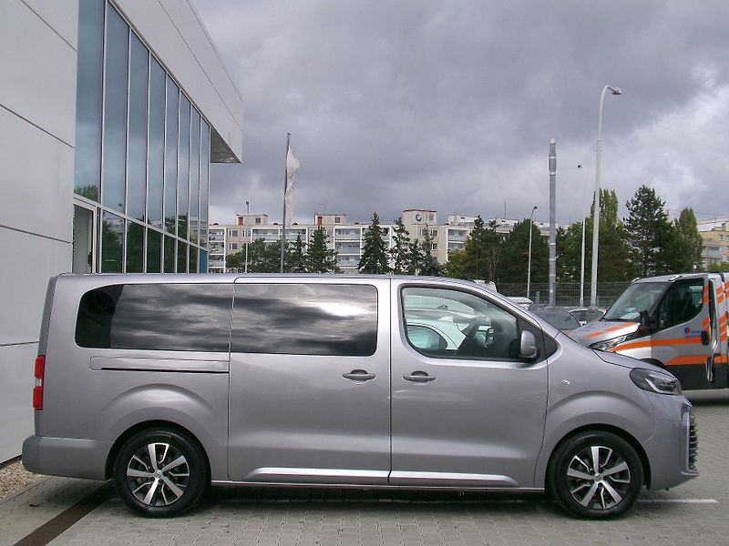 Toyota ProAce Verso L2 VIP WEBASTO 2.0 D-4D AT8 - fotka 10 z 32