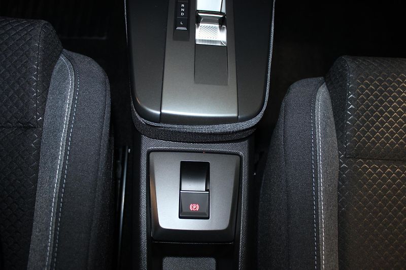 Opel Frontera (2025) Edition Hybrid 1.2 TURBO 107kW - fotka 11 z 16