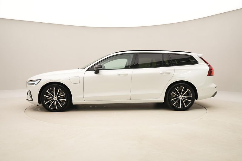 Volvo V60 (2026) T6 AWD Plug-in DARK PLUS - fotka 7 z 64