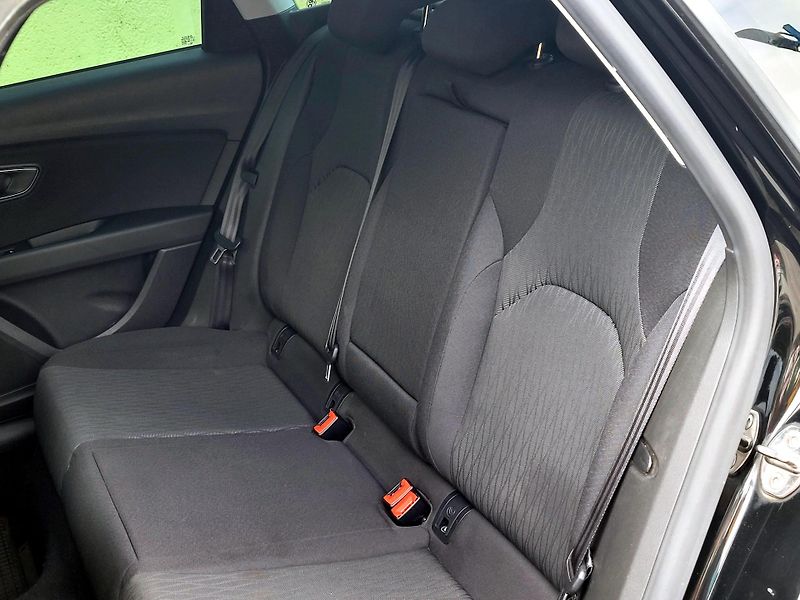 Seat Leon 2,0 TDI Style *SERV.KNÍŽKA* - fotka 18 z 45