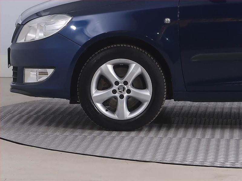 Škoda Fabia (2012) 1.2 TSI, Tempomat - fotka 14 z 18