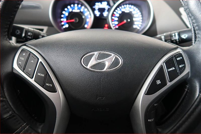 Hyundai Elantra (2011) 1.6, Serv.kniha, Tempomat - fotka 16 z 16