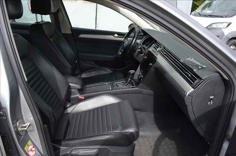 Volkswagen Passat (2018) 1,6 TDI HIGHLINE - fotka 20 z 22