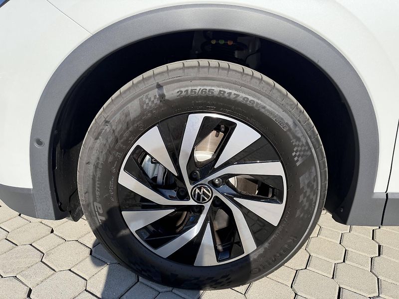 Volkswagen Tiguan (2025) People 7DSG 2,0TDi - fotka 11 z 25