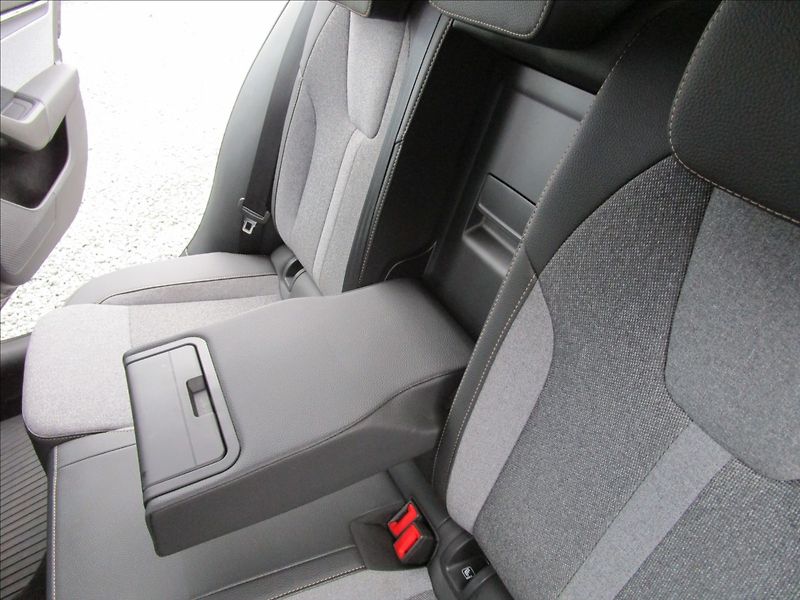 Škoda Octavia Combi 2.0TDi DSG Selection - fotka 42 z 59