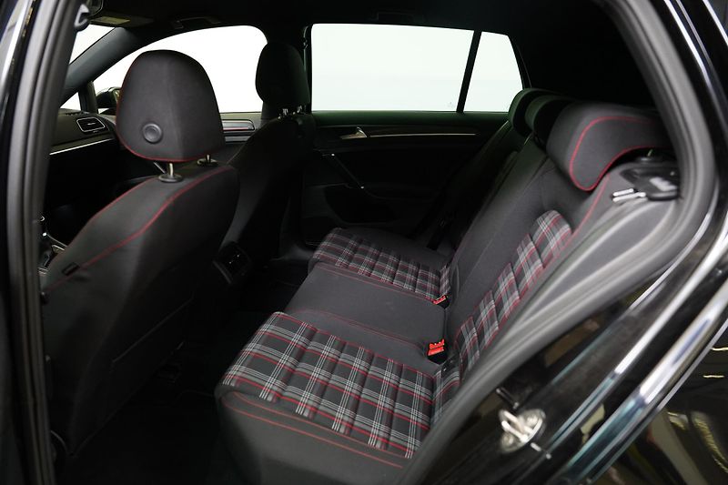 Volkswagen Golf - fotka 25 z 26