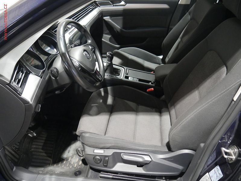 Volkswagen Passat (2015) 2.0TDi, Comfortline - fotka 9 z 17