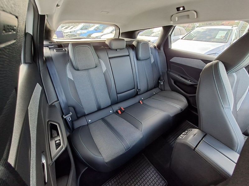 Peugeot 308 SW ALLURE 1,2 PT EAT8 - fotka 6 z 27