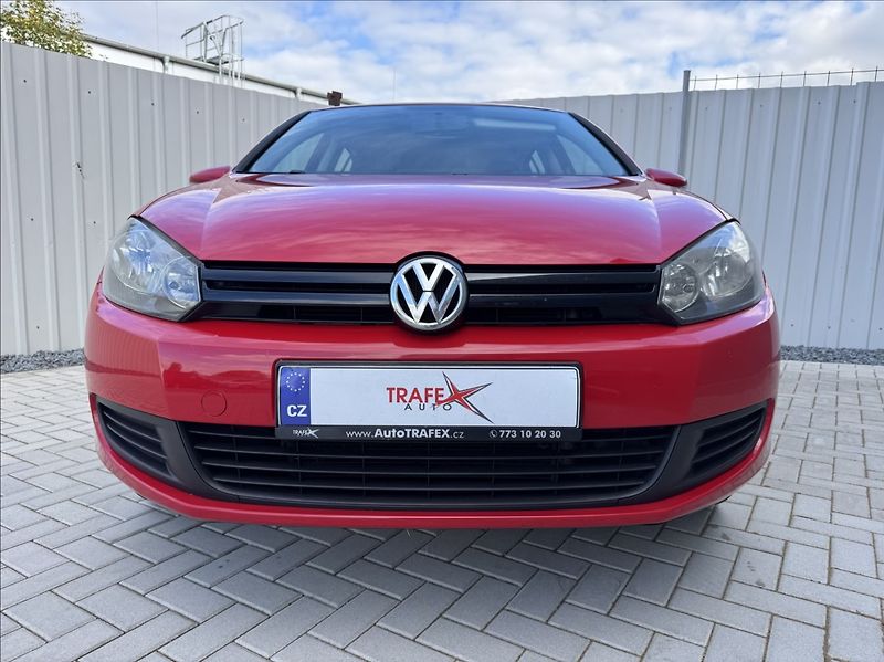 Volkswagen Golf 1,4 i 16V TRENDLINE 1.maj. ČR - fotka 2 z 50