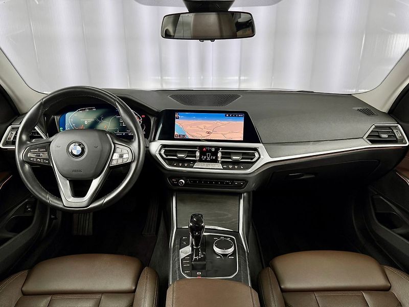 BMW Řada 3 320d xDrive LUXURY LINE, PANOR - fotka 9 z 30