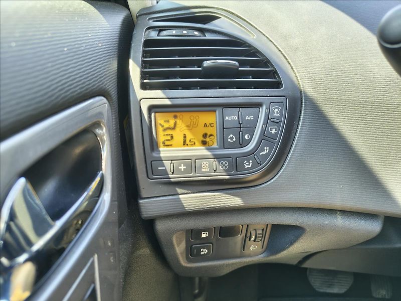 Citroën C4 Picasso 1,6   BMP HDI 7 míst - fotka 10 z 15