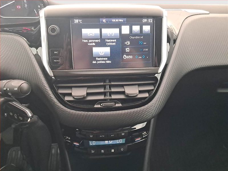 Peugeot 208 (2015) 1.6 BlueHDi, Serv.kniha, Navi - fotka 12 z 19