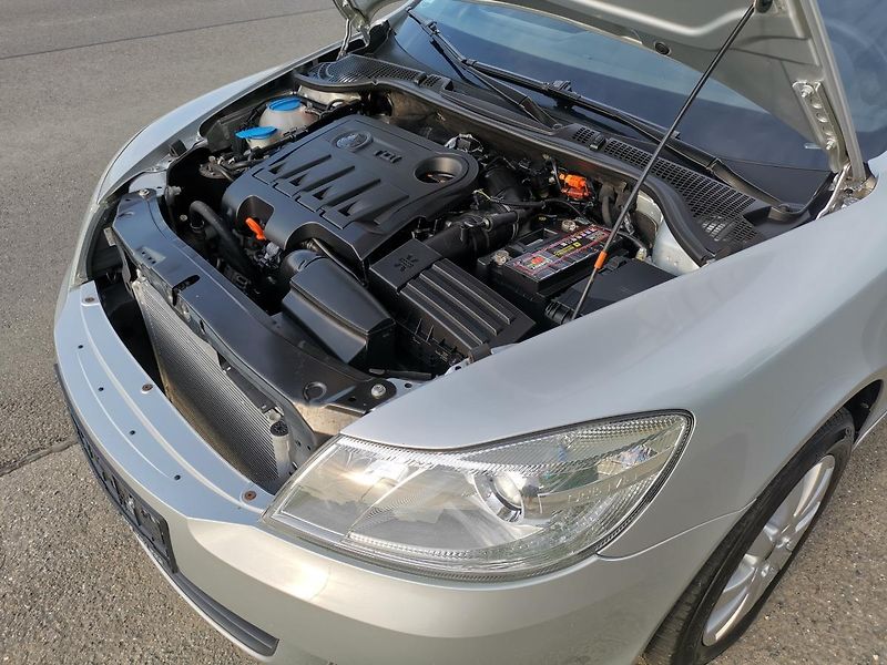 Škoda Octavia 2,0TDI 103 kW  CR ELEGANCE - fotka 43 z 49