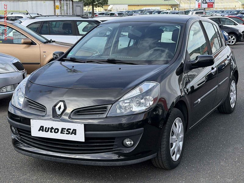 Renault Clio (2006) 1.6 16V - fotka 3 z 15