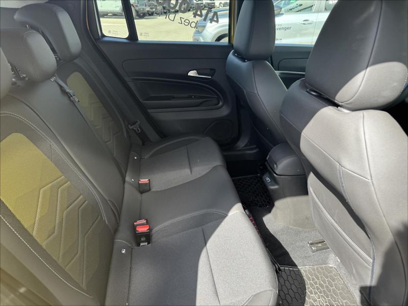 Jeep Avenger 156k 54kWh  Summit Electric - fotka 11 z 14