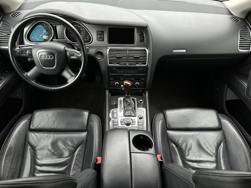 Audi Q7 3.0TDi V6 4x4 Tiptronic 233PS - fotka 40 z 48