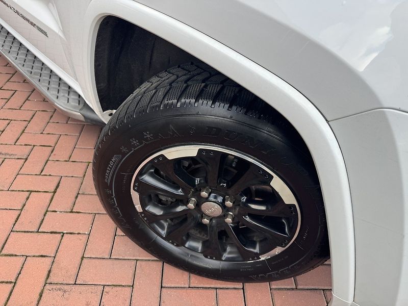 Jeep Grand Cherokee (2014) 3.0CRD Navi Kůže Vzduch Pano - fotka 46 z 50