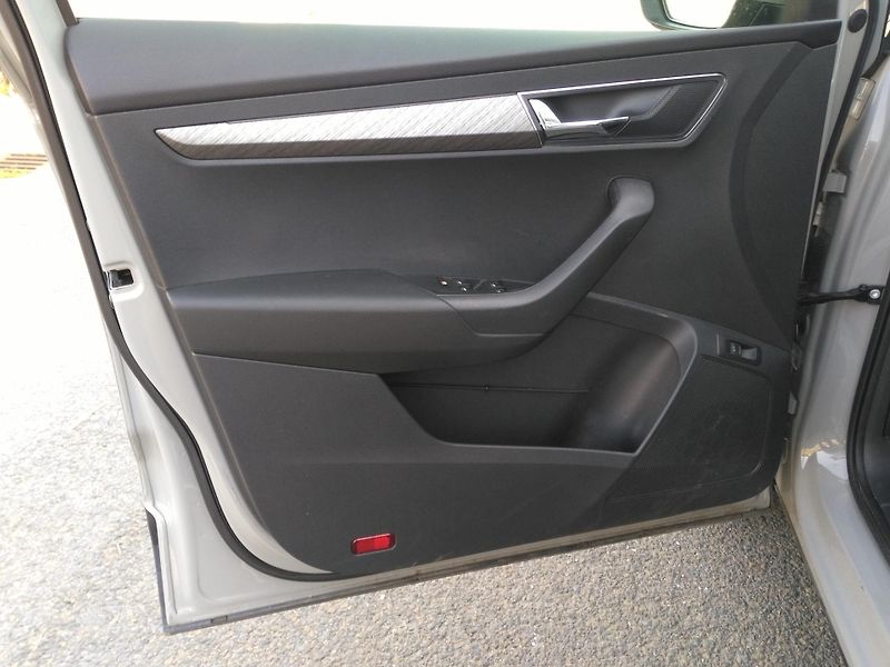 Škoda Karoq 1,5 TSI Style Plus * DSG - fotka 14 z 42