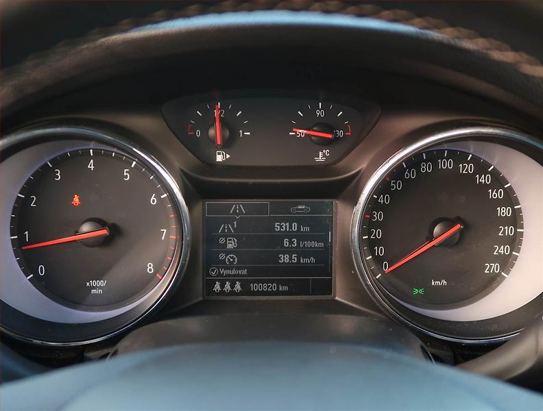 Opel Astra (2016) Innovation 1.4 T, Serv.kniha - fotka 11 z 18