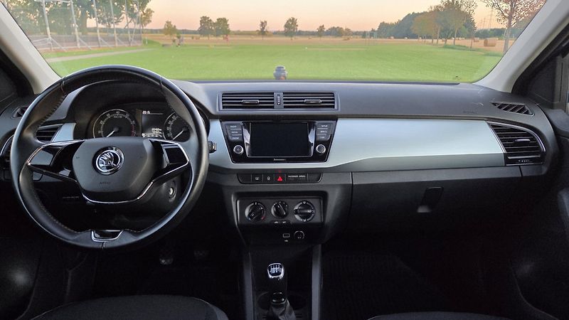 Škoda Fabia (2021) 1.0 TSI 70 kW Ambition, CZ,DPH - fotka 15 z 22