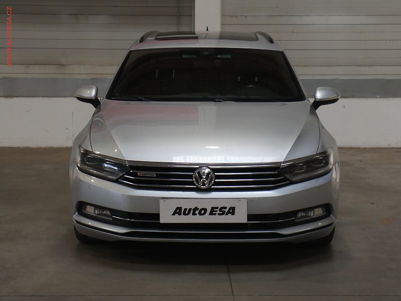 Volkswagen Passat (2015) 2.0TDI 4x4, DSG, navi, bixen - fotka 2 z 21