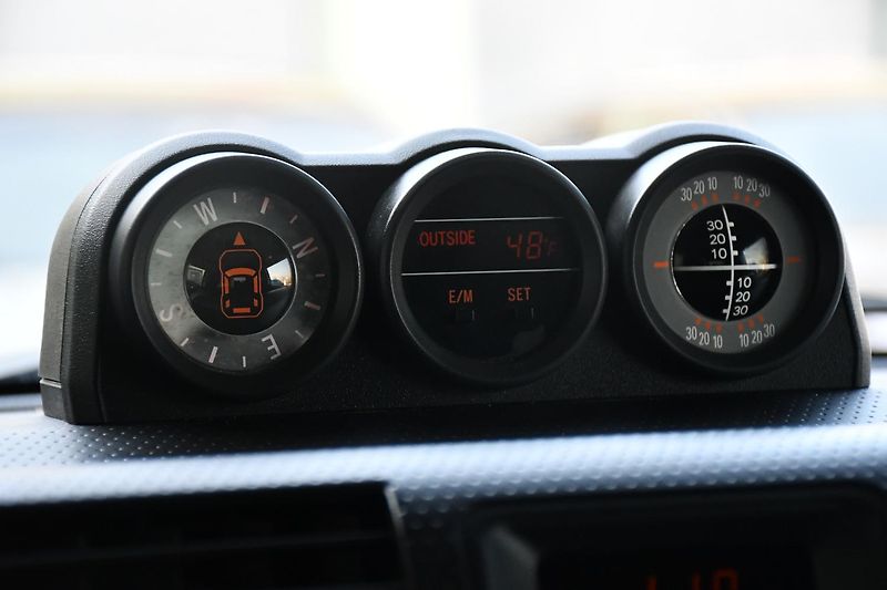 Toyota FJ Cruiser 4,0 VVT-i V6 AWD AT - fotka 29 z 50