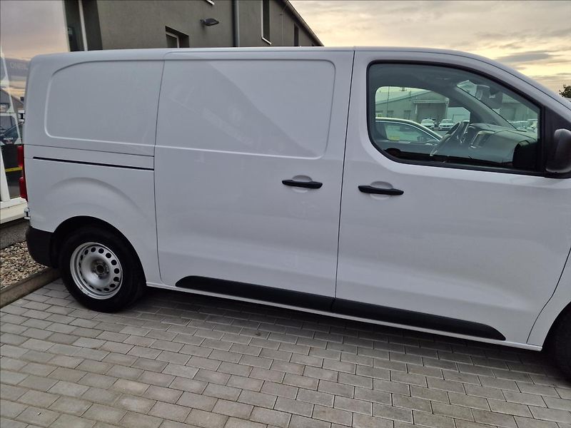 Opel Vivaro 1.5CDTI L1,původ ČR,1.Majitel - fotka 39 z 47