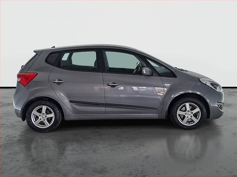 Hyundai ix20 (2013) 1.4 CVVT, ČR,1.maj - fotka 6 z 17