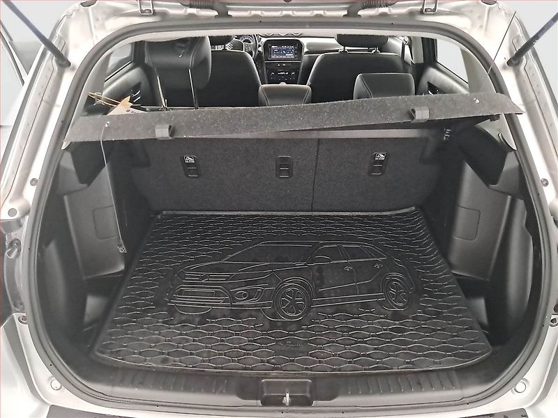 Suzuki Vitara (2019) Elegance 1.4 BoosterJet - fotka 14 z 16