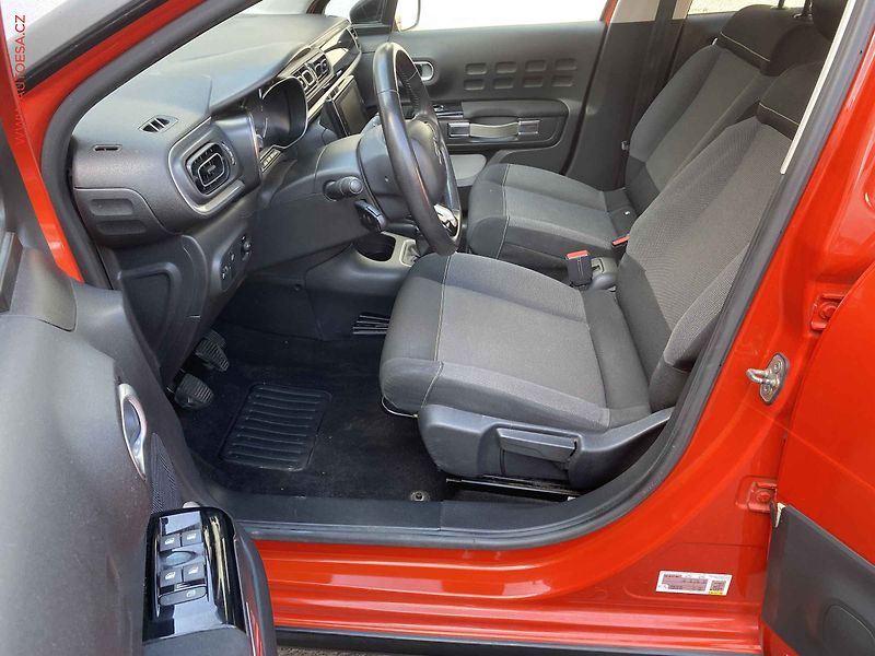 Citroën C3 (2017) 1.2PT, Shine, navi - fotka 9 z 18