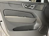 Volvo XC60 (2026) 2,0 B5  Plus Dark - náhled 11