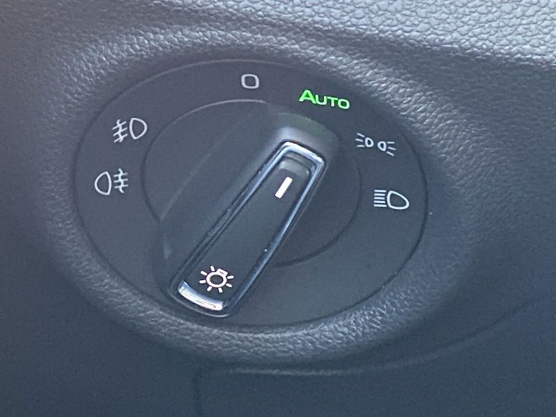 Škoda Kamiq (2023) 1.0 TSI DSG Monte Carlo - fotka 23 z 39