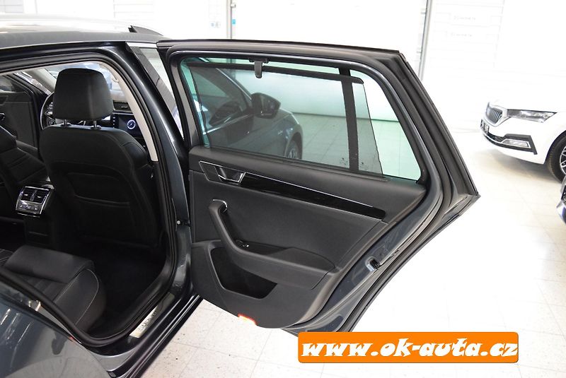 Škoda Superb 1.4 TSI iV LAURIN & KLEMENT  - fotka 30 z 77