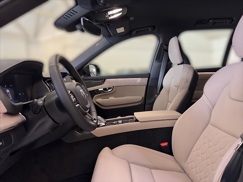 Volvo XC90 (2025) 2,0 B5 AWD Dark Plus 2233  Plu - fotka 7 z 15