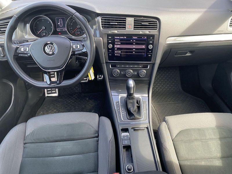 Volkswagen Golf (2020) Variant 2.0 TDI DSG 4Motion Al - fotka 5 z 31