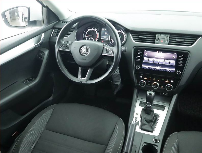 Škoda Octavia (2019) 1.5 TSI, Automat, Navi - fotka 7 z 21