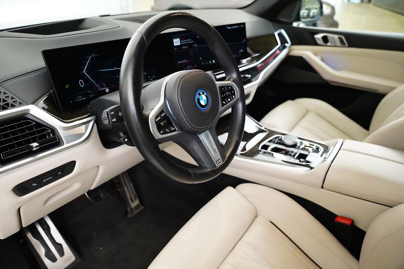 BMW X5 - fotka 14 z 30
