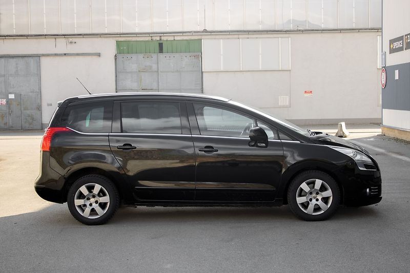 Peugeot 5008 - fotka 4 z 28
