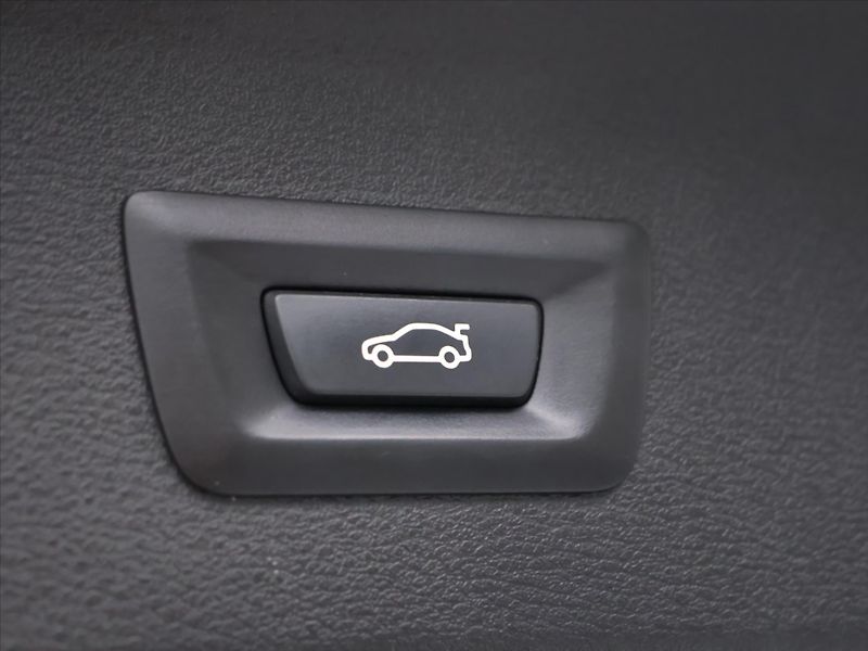 BMW X1 2.0 18d  xD Aut CZ Advantage - fotka 10 z 28