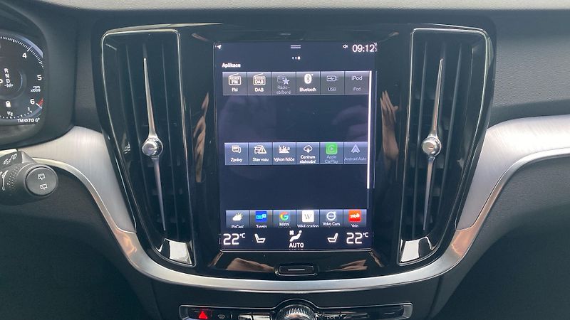 Volvo V60 Cross Country Pro, B4 AWD, 145 - fotka 17 z 28