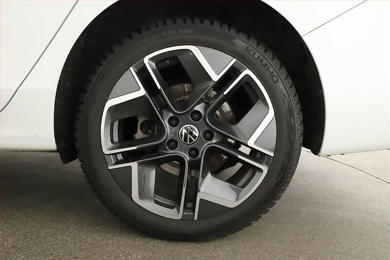Volkswagen Passat (2025) 2.0 TDI - fotka 12 z 31