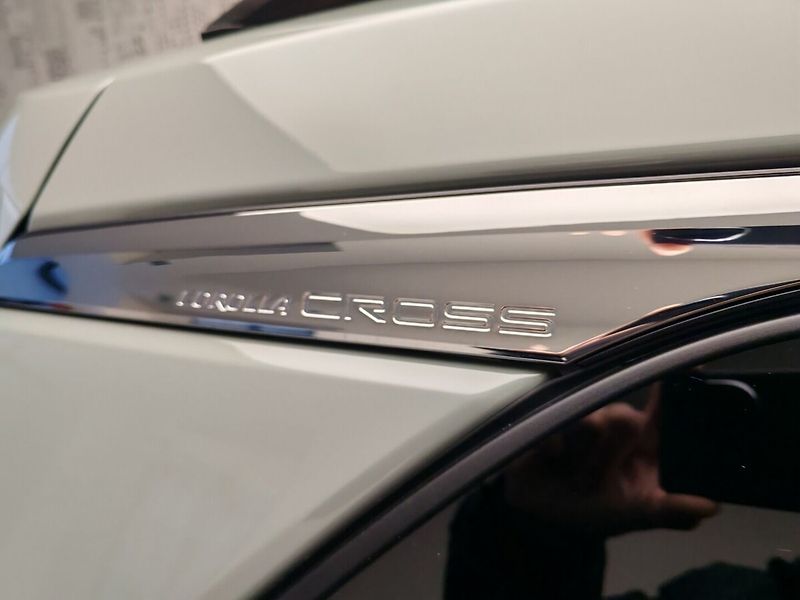 Toyota Corolla Cross 2.0 Hybrid Style Tech - fotka 10 z 14