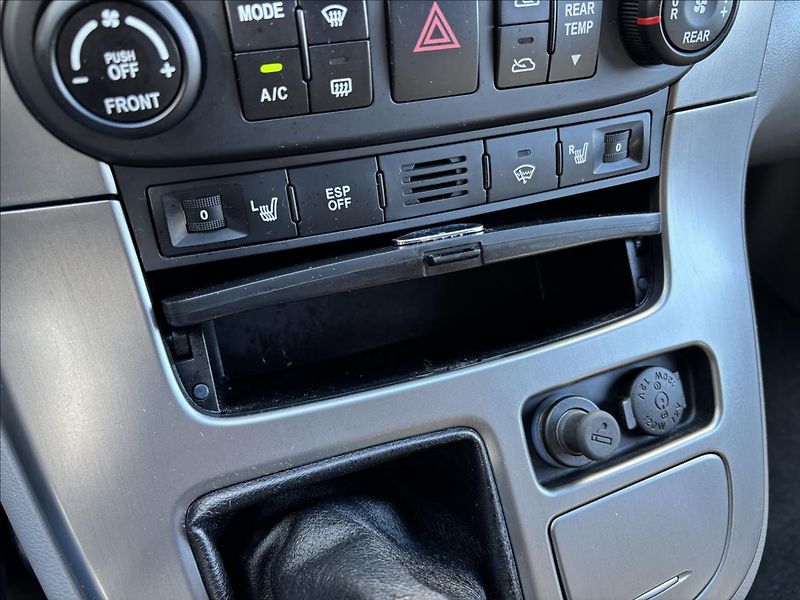 Kia Carnival 2,9 CRDi 136kW 7 Míst - fotka 43 z 43