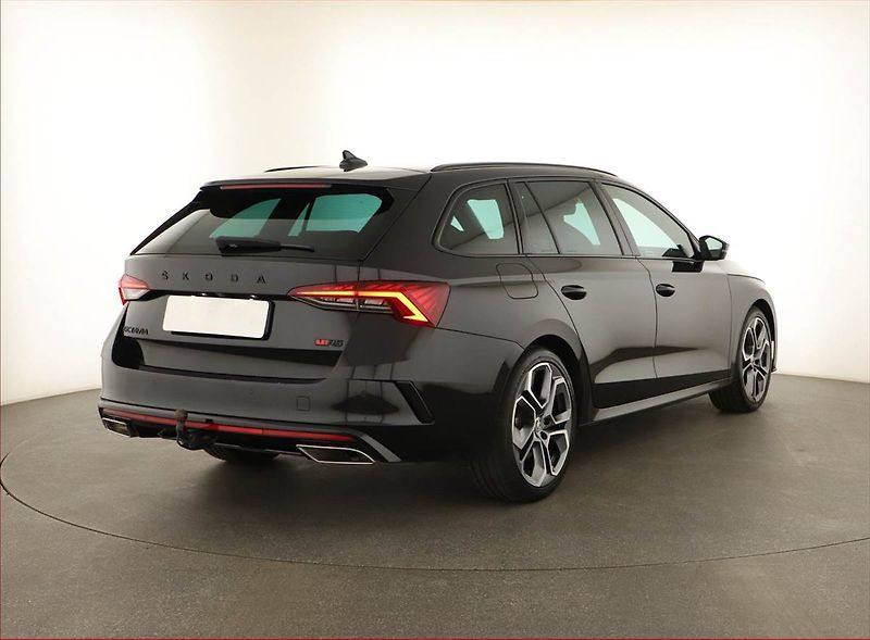 Škoda Octavia (2022) RS 2.0 TSI - fotka 5 z 19