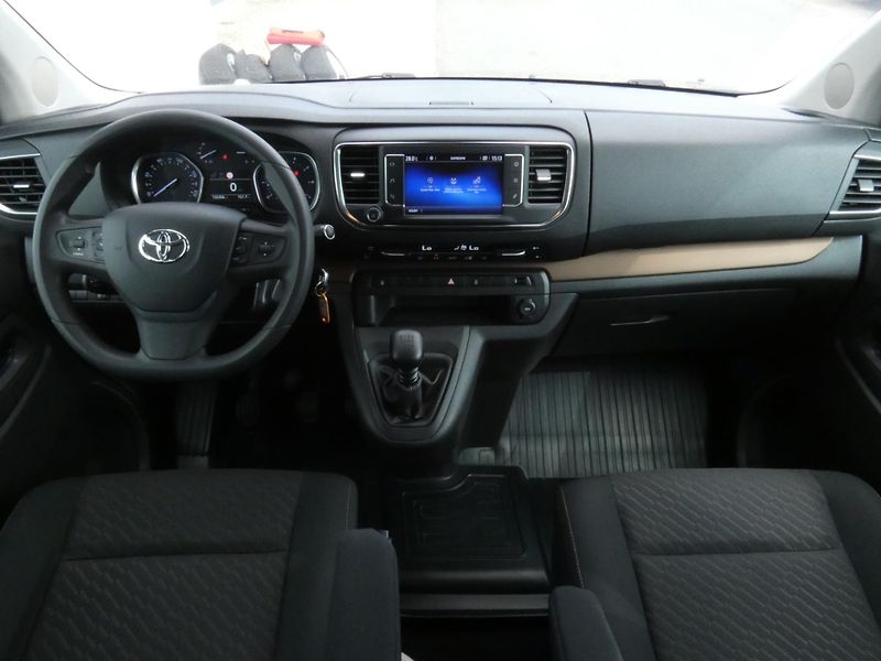 Toyota ProAce (2017) 2.0 D-4D 110KW 8-MÍST - fotka 16 z 30