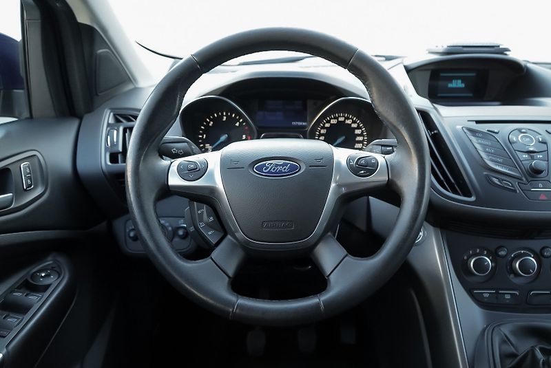Ford Kuga 2.0 TDCi TITANIUM 4x4 - fotka 21 z 24