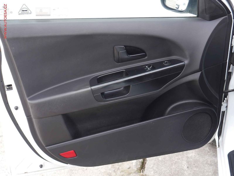Kia Ceed (2012) 1.6i, servis.kniha, AC - fotka 14 z 15